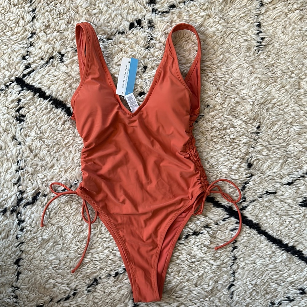 Cupshe nwt side scrunch swim bathing suit